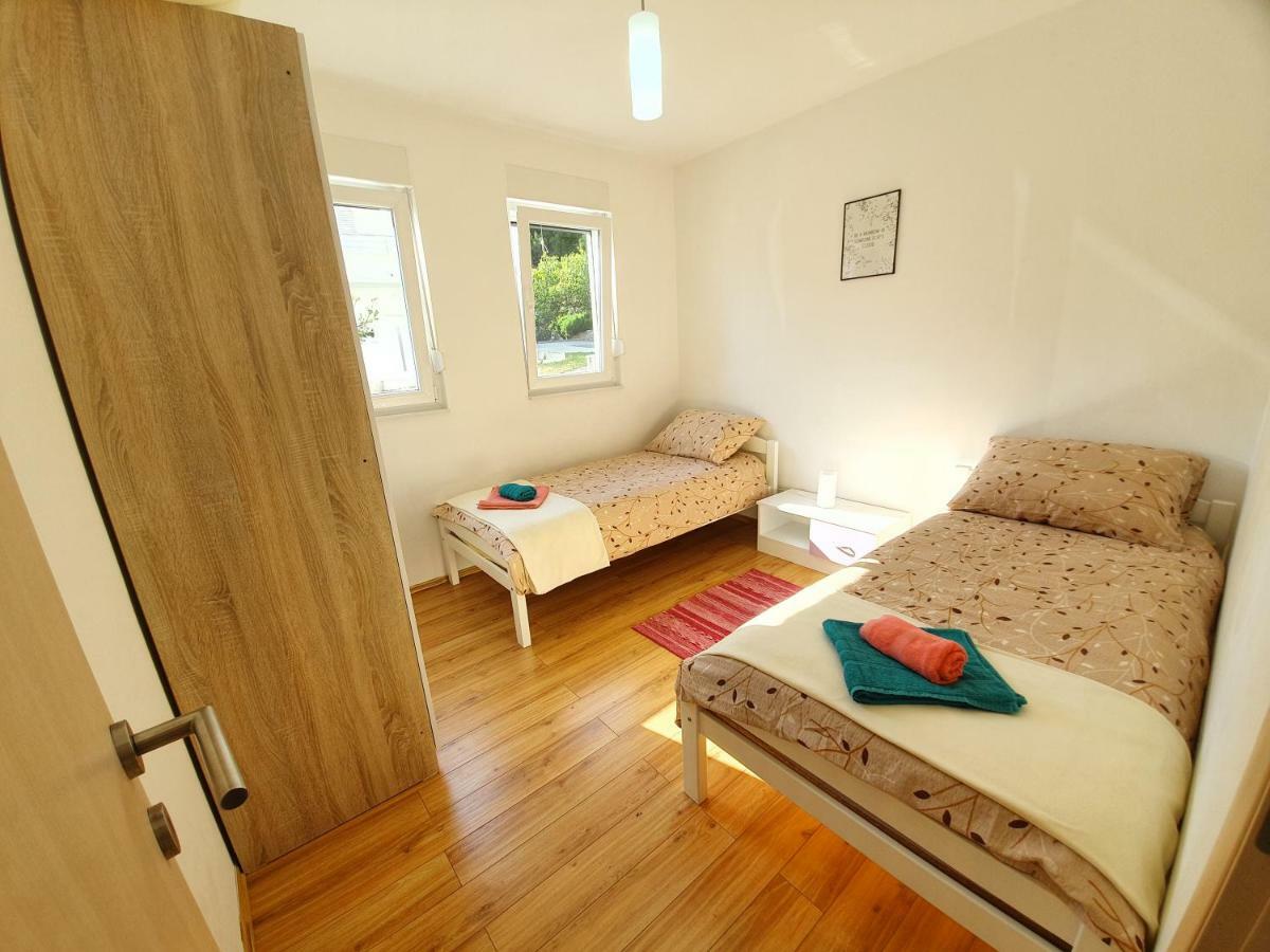 דרבניק Apartments Lara מראה חיצוני תמונה