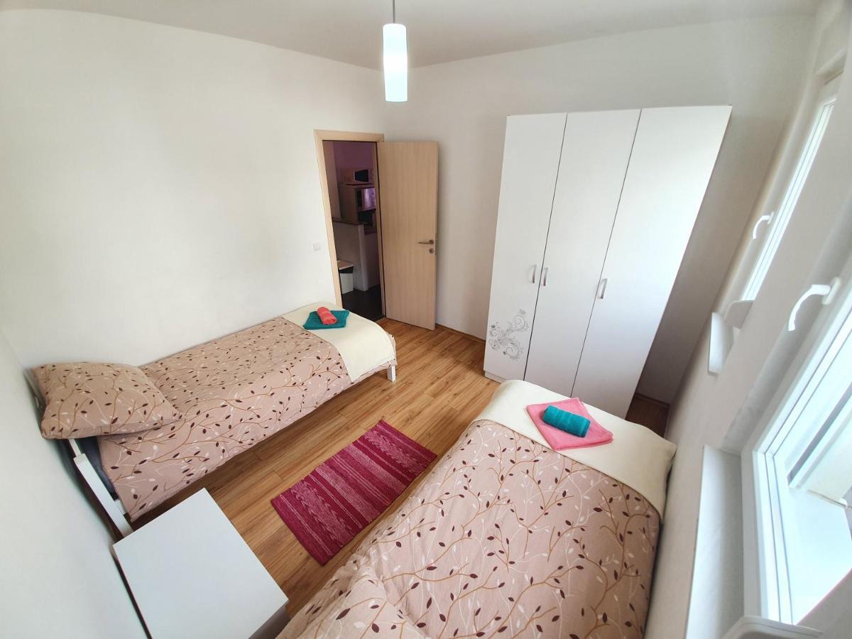 דרבניק Apartments Lara מראה חיצוני תמונה